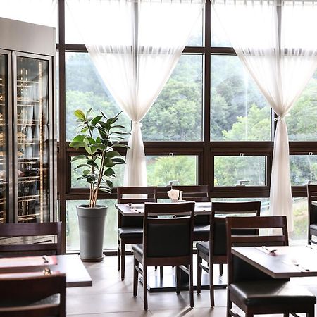 Ramada Hotel & Suite By Wyndham Gangwon بيونغتشانغ المظهر الخارجي الصورة