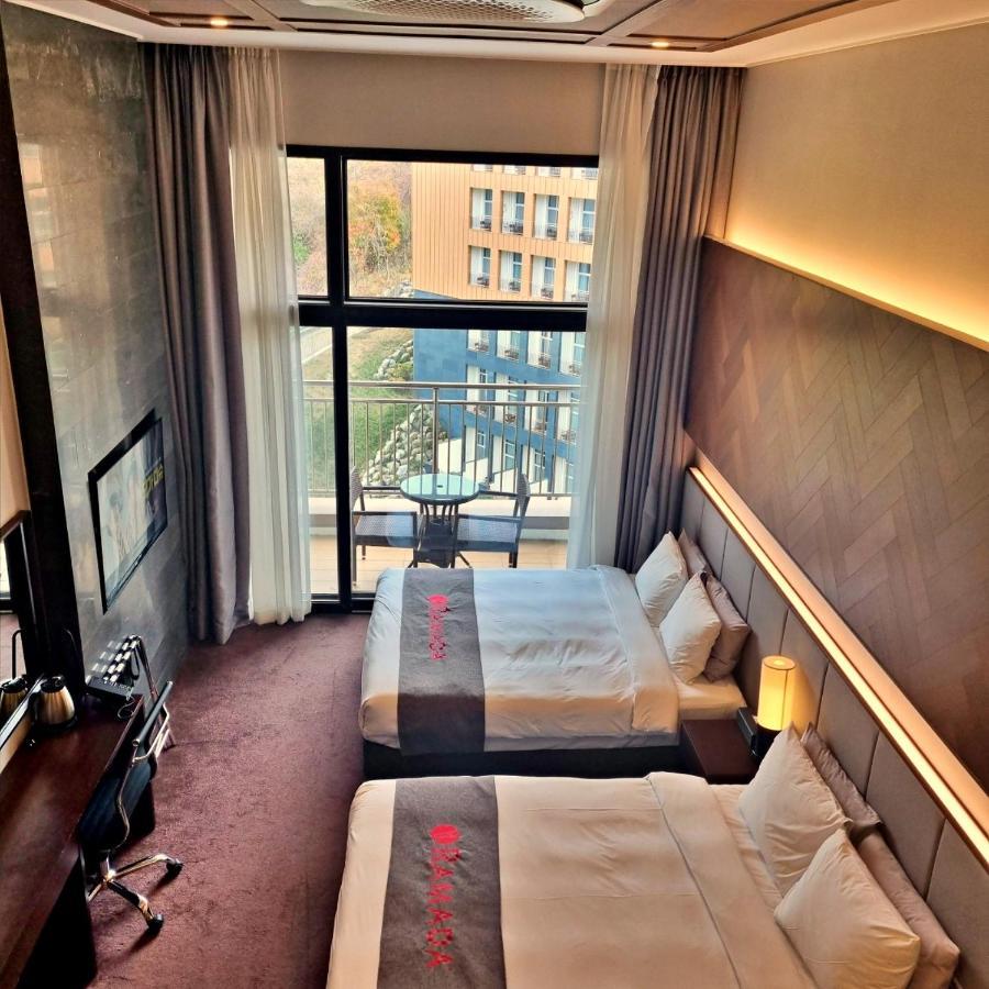 Ramada Hotel & Suite By Wyndham Gangwon بيونغتشانغ الغرفة الصورة
