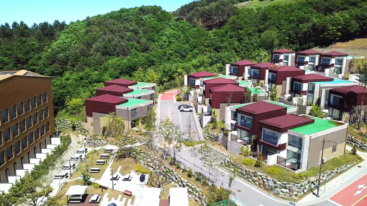 Ramada Hotel & Suite By Wyndham Gangwon بيونغتشانغ المظهر الخارجي الصورة