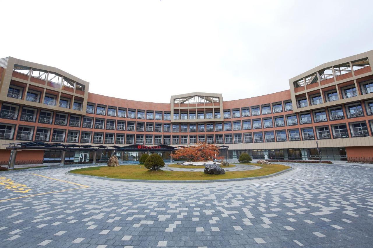 Ramada Hotel & Suite By Wyndham Gangwon بيونغتشانغ المظهر الخارجي الصورة