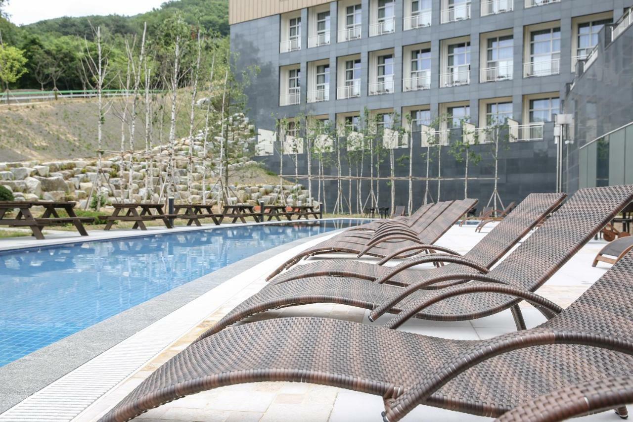 Ramada Hotel & Suite By Wyndham Gangwon بيونغتشانغ المظهر الخارجي الصورة